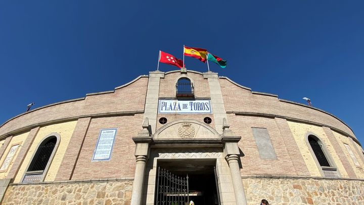 Plaza de toros de Miraflores de la Sierra / Sixto Naranjo