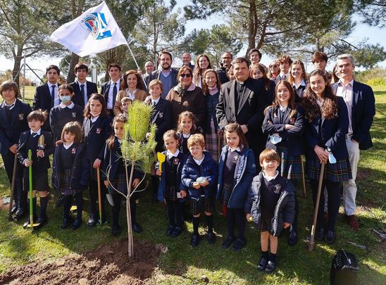 Colegio Everest / @spquislant