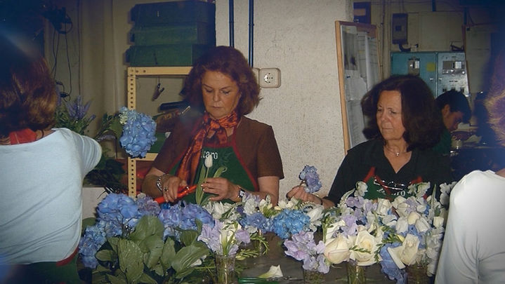 La floristería Búcaro preparando las flores de la boda real / Telemadrid