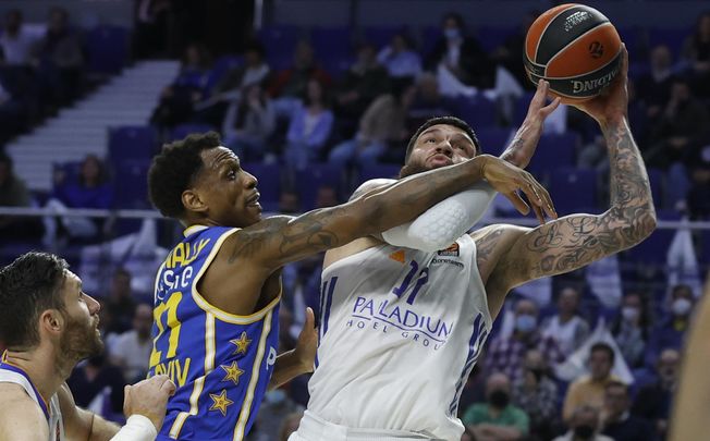 Poirier ante el Maccabi / EFE