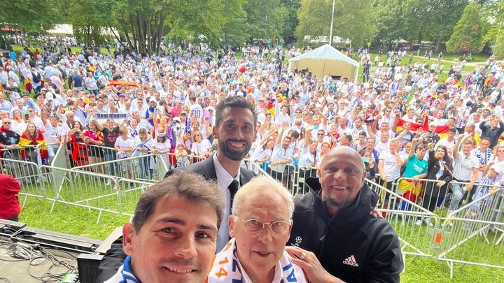 Arbeloa, Casillas, Amancio y Roberto Carlos 'encienden' la fan zone del Real Madrid en París a pocas horas de la final de la Champions / Real Madrid Twitter