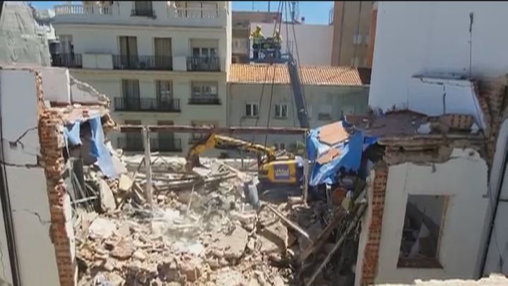 Trabajos en el interior del edifico de General Pardiñas afectado por la explosión / TELEMADRID