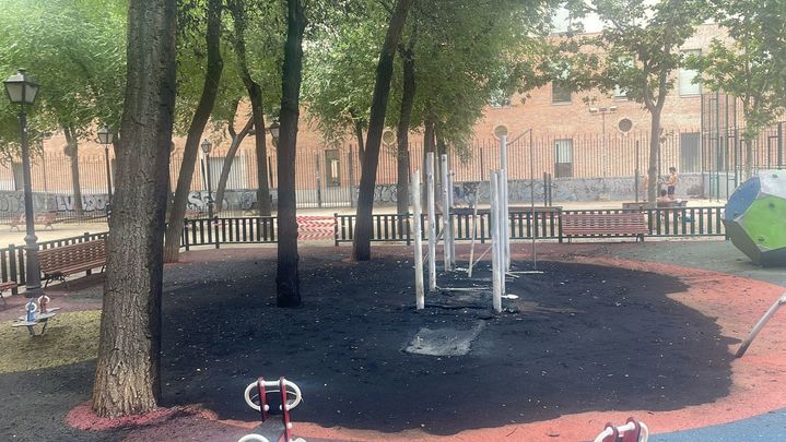 Así quedó el parque Conde Duque tras el incendio / TELEMADRID