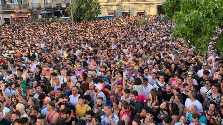 Asistentes al pregón del Orgullo LGTBI de Madrid de 2022 en la Plaza Pedro Zerolo / EUROPA PRESS