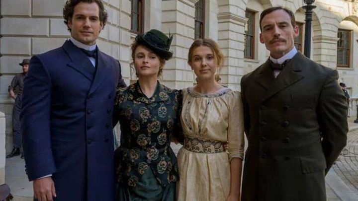 Henry Cavill, Helena Bonham Carte,  Millie Bobby Brown y Sam Claflin en 'Enola Holmes' / NETFLIX
