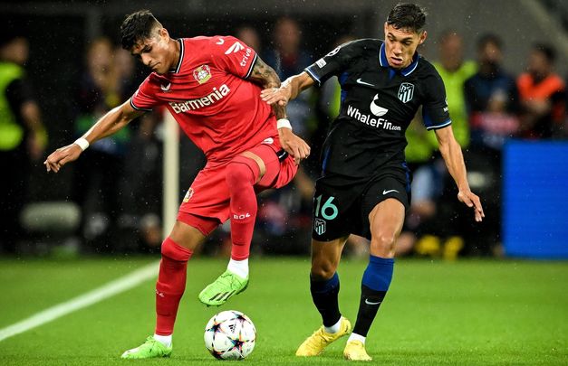 Nahuel Molina ante el Bayer Leverkusen / EFE