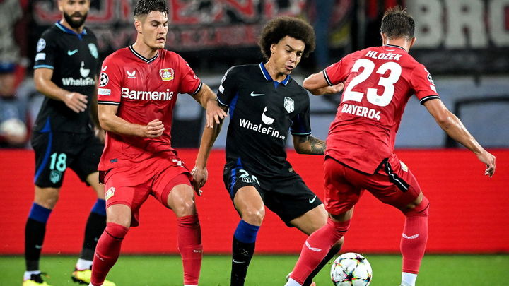 Witsel durante el encuentro ante el Bayer Leverkusen / EFE