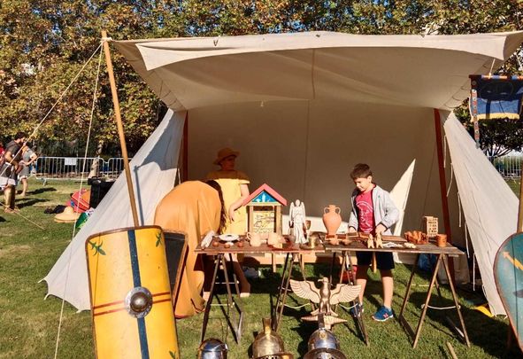 Muestra de objetos de la vida cotidiana durante el imperio romano / HILARIO VILLALVILLA