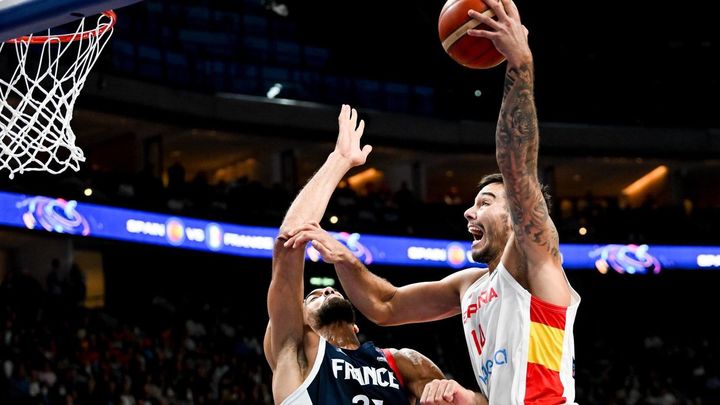 Willy Hernangómez durante la final del Eurobasket contra Francia / EFE
