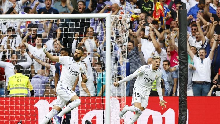 Benzema celebra el 1-0,  su reencuentro con el gol en el Bernabéu / EFE