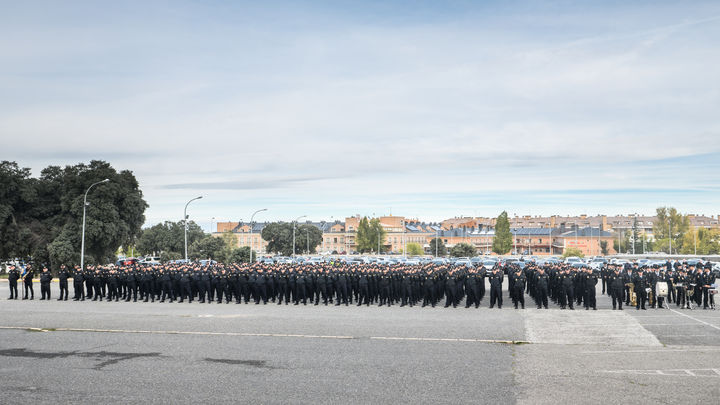 Miembros de la Policía Nacional hacen fila en la inauguración del Primer Curso Académico del Centro Universitario de Formación de la Policía Nacional / EUROPA PRESS