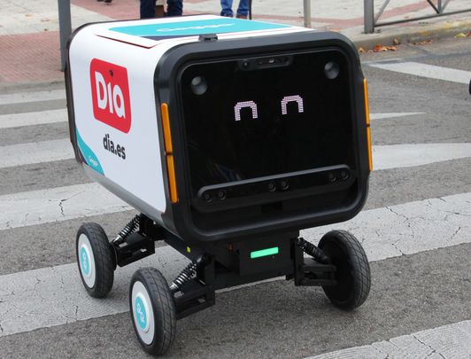 Robot de reparto de comida / AYUNTAMIENTO DE ALCOBENDAS