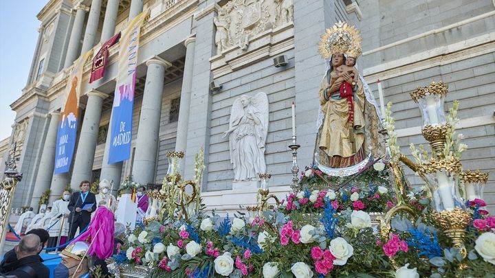 Salida en procesión de la Virgen de La Almudena / EUROPA PRESS