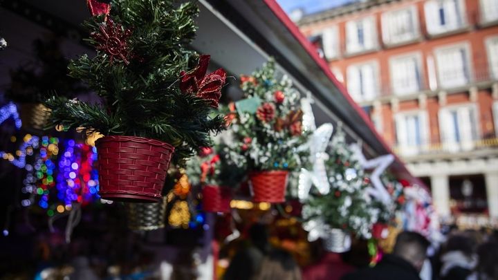 Mercadillo navideño de la Plaza Mayor / EUROPA PRESS