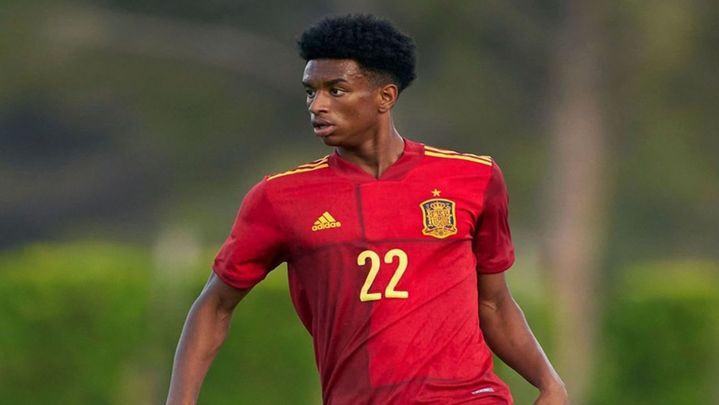 Alejandro Balde / @SEFUTBOL