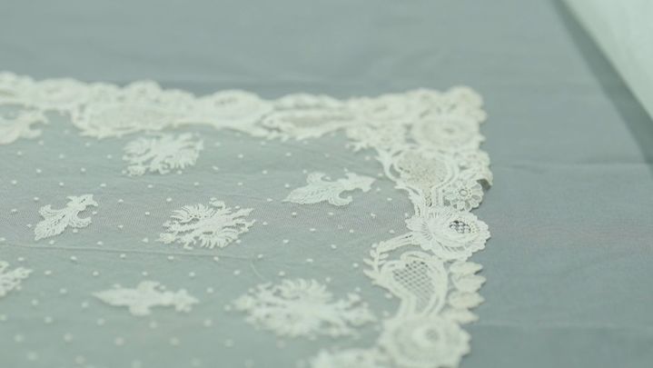 Velo que llevo la infanta Cristina / Redacción