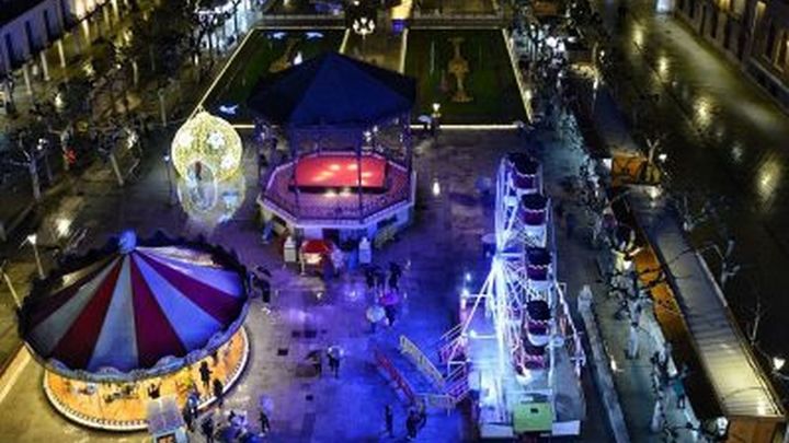Mercadillo Navideño y atracciones en la Plaza Cervantes de Alcalá de Henares / AYTO. ALCALÁ DE HENARES