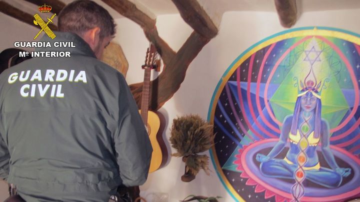 Desmantelada una casa donde se practicaban ritos chamánicos con drogas / GUARDIA CIVIL