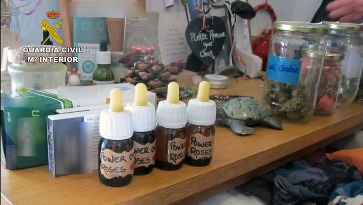 Drogas y alucinógenos incautados por la Guardia Civil en una casa de retiro en Murcia / GUARDIA CIVIL