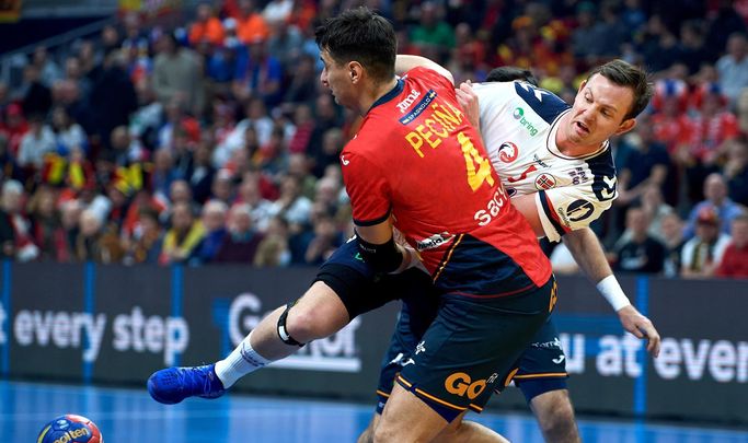 Ignacio Pecina ante Noruega / EFE