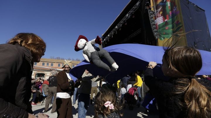 Manteo de pelele en Matadero Madrid / EUROPA PRESS