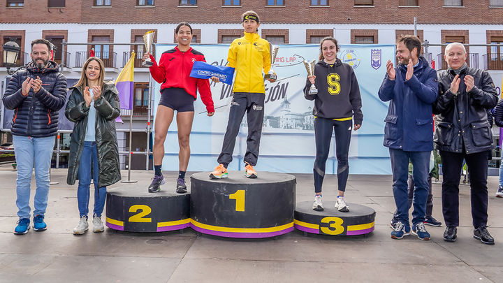 Podio femenino / AYUNTAMIENTO DE TORREJÓN DE ARDOZ