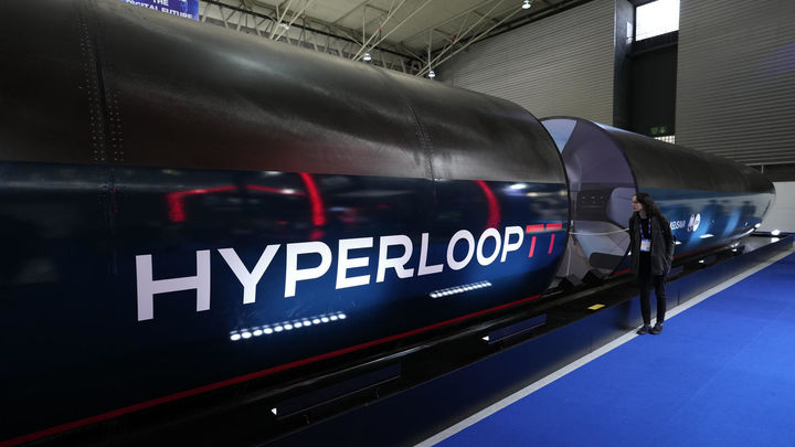 Vista del prototipo de tren Hyperloop expuesto en el Mobile World Congress (MWC / EFE/Alejandro García