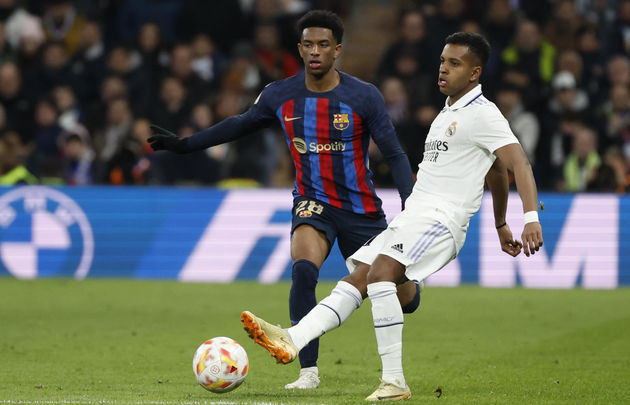 Rodrygo ante el Barcelona / EFE