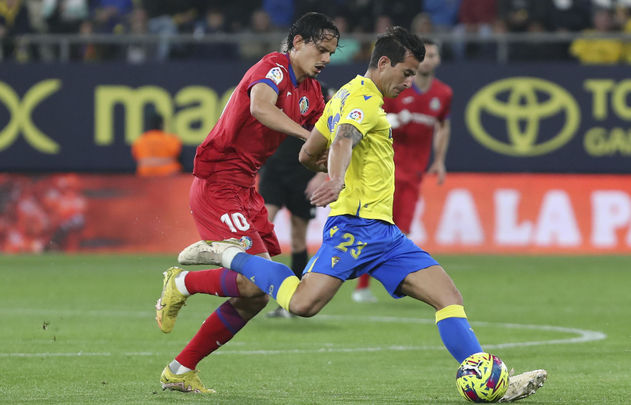 Unal ante el Cádiz / EFE