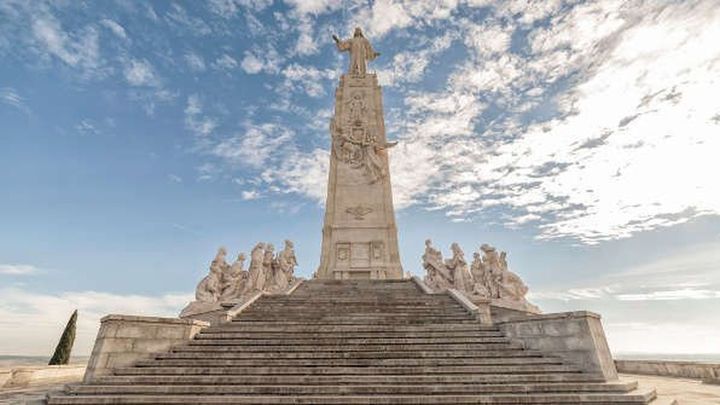 Grupo escultórico del Sagrado Corazón en el Cerro de los Ángeles / ESMADRID