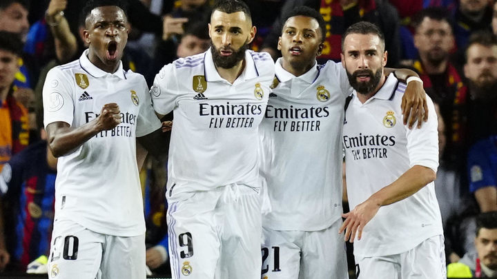 Los jugadores del Real Madrid celebran el gol de su equipo durante el partido de vuelta de la semifinal de la Copa del Rey ante el FC Barcelona / EFE/Enric Fontcuberta