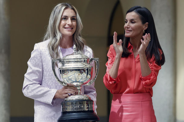 Alexia Putellas y la reina Letizia / EFE