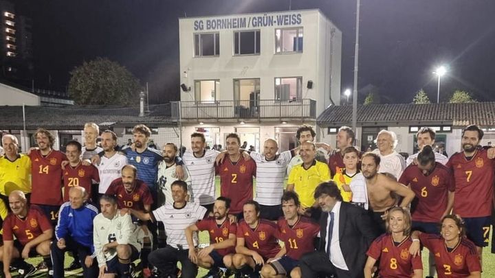 Selección de fútbol de escritores y  editoriales 'La Cervantina' / ARCHIVO