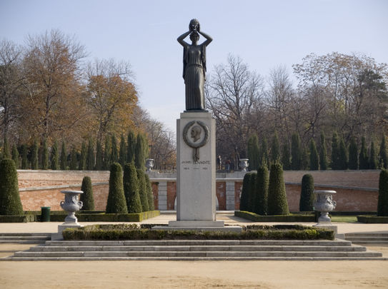 Monumento a Jacinto Benavente en el Parque de El Retiro / AYTO MADRID