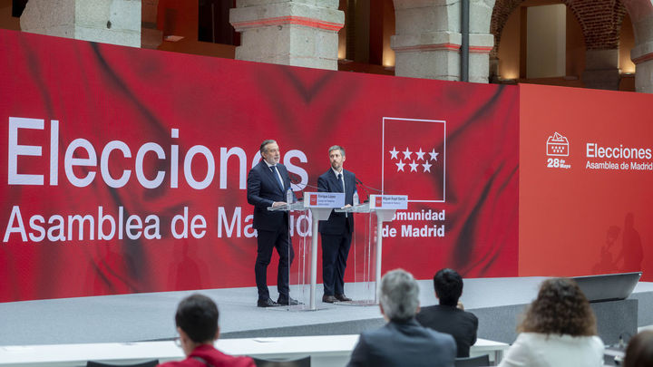 Enrique López muestra el Centro de Difusión de Datos para el seguimiento de las elecciones autonómicas del 28M en Madrid / EUROPA PRESS