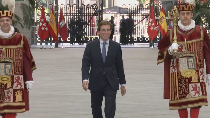 Almeida a su llegada al Palacio de Cibeles / Telemadrid