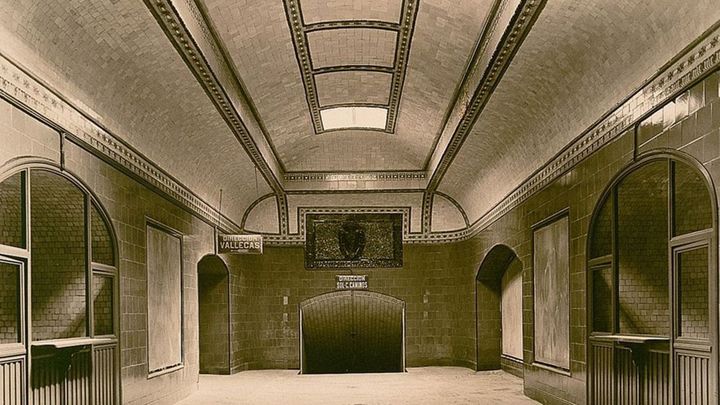 Vestíbulo de la estación de metro de Progreso, actual Tirso de Molina / MEMORIA DE MADRID / METRO DE MADRID