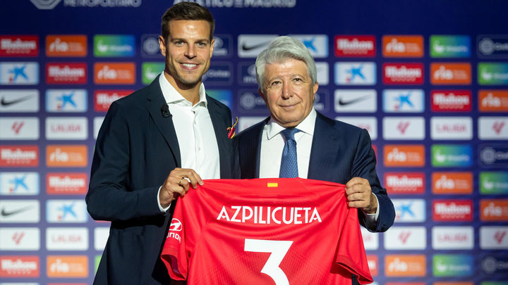 Azpilicueta y Enrique Cerezo / EFE