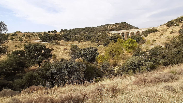 La Dehesa de Moncalvillo con el Acueducto de la Retuerta / P.O.