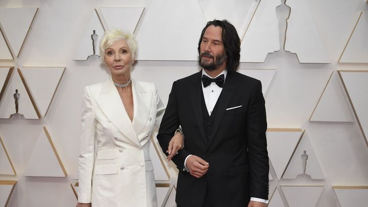 Keanu Reeves acompañado por su madre / Europa Press