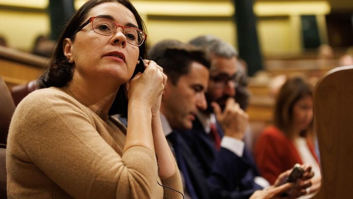 Diputada con pinganillo / EUROPA PRESS