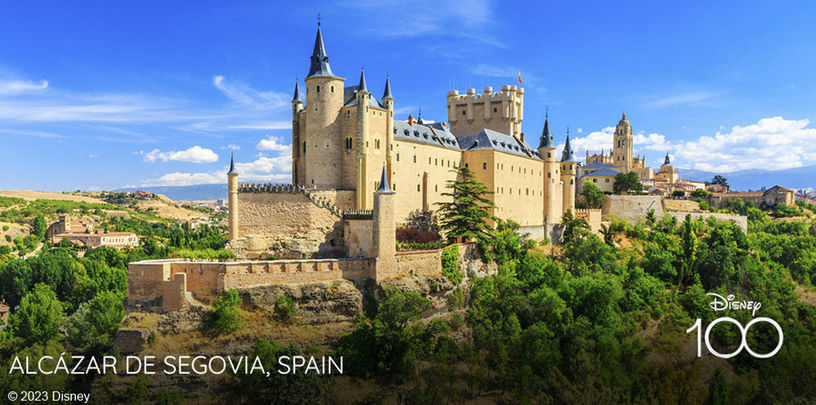 Comparación del castillo de Blancanieves y el Alcázar de Sevilla / EFE
