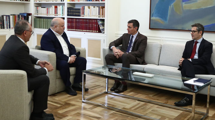 Pedro Sánchez con el secretario de la Comisión Islámica en España / LA MONCLOA