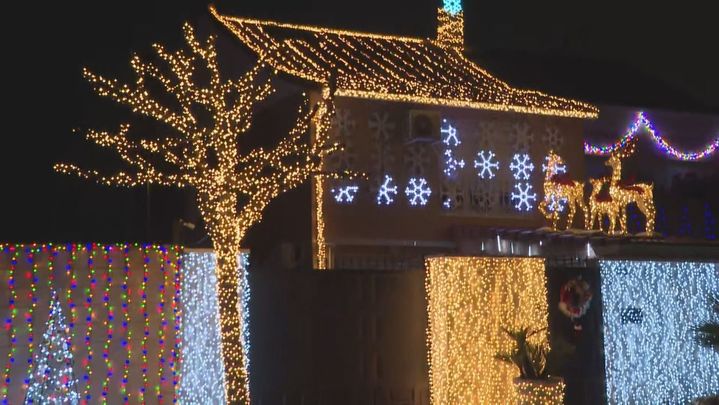 Luces de Navidad en Rivas / TELEMADRID