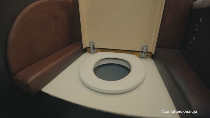 Cuarto de baño de un Jet privado / TeleMadrid