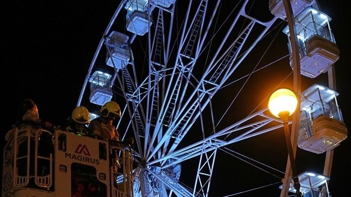 Desalojo de la noria ubicada en el Alderdi Eder de la capital guipuzcoana / Europa Press