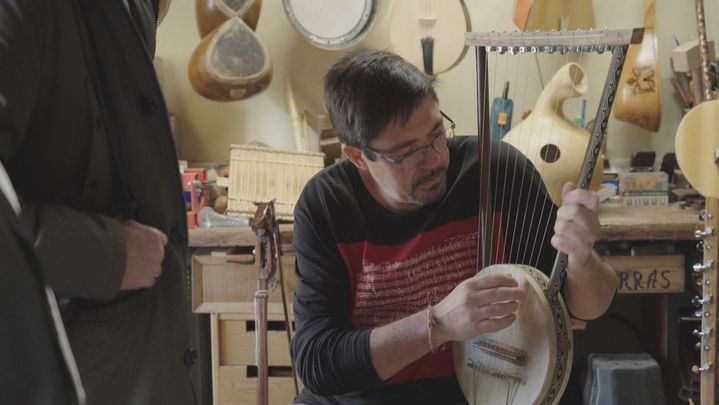 Luthier de Buitrago del Lozoya / TELEMADRID