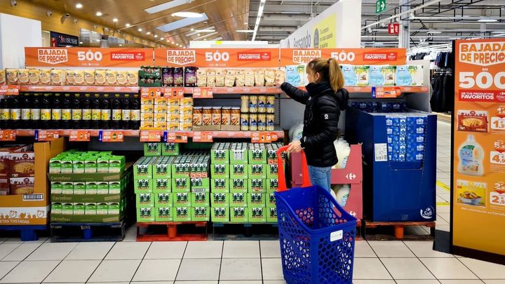 Interior de un Carrefour / EUROPA PRESS