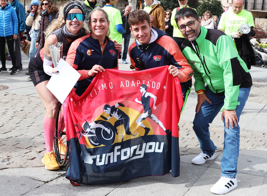 Carmen Giménez con Ramón Rodríguez y Clara Rodríguez / @ayto_torre