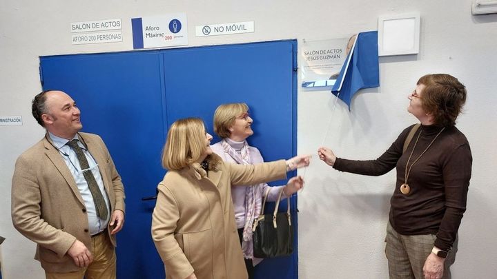 Descubrimiento de la placa homenaje al actos Jesús Guzmán / AYTO MADRID